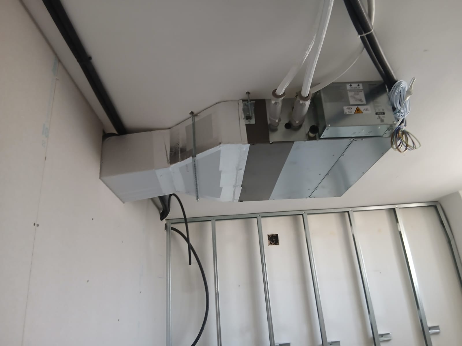 Instalación de máquinas de aire DUALTERMiA – imagen 9
